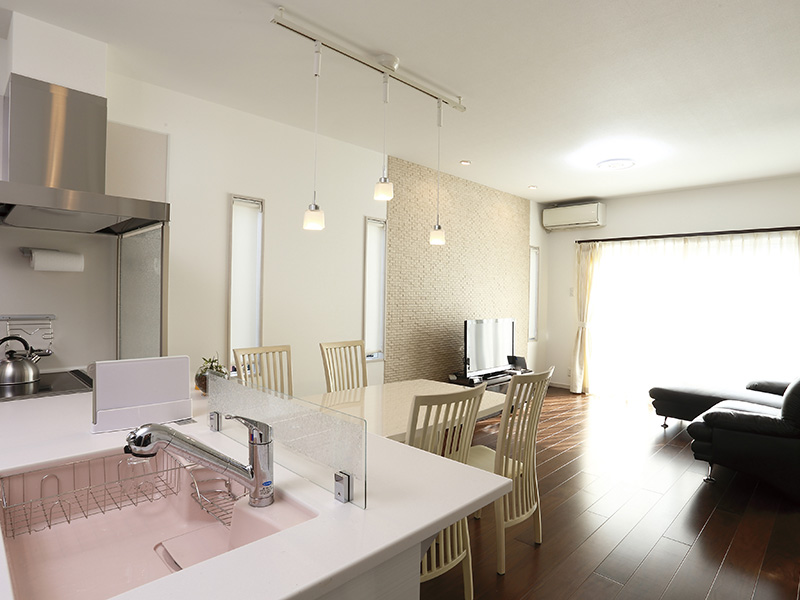 写真：リビングダイニング