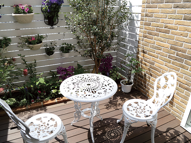 写真：ウッドデッキ