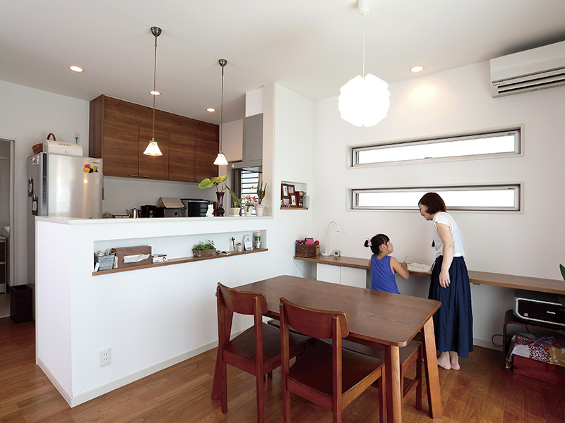 写真：リビングダイニング