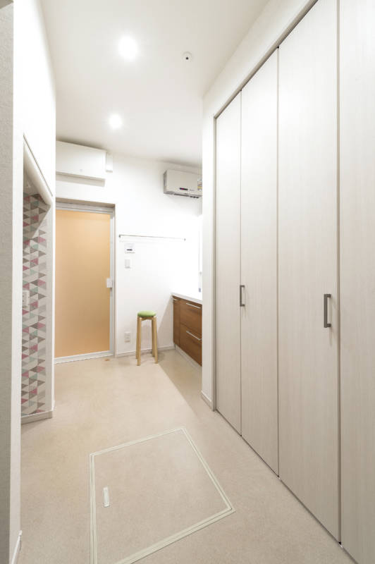 写真：収納たっぷりの洗面所