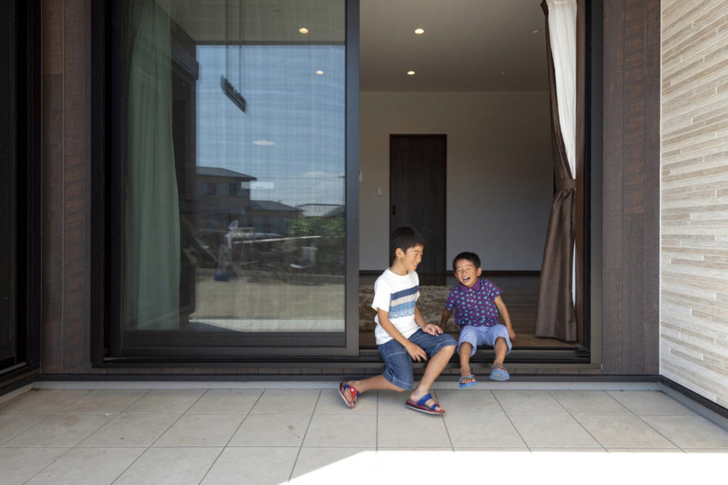 写真：リビングの前にテラスを設置